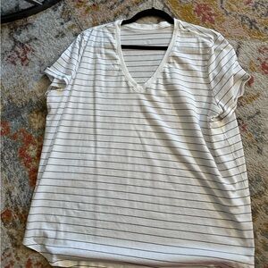 Lululemon love v neck shirt